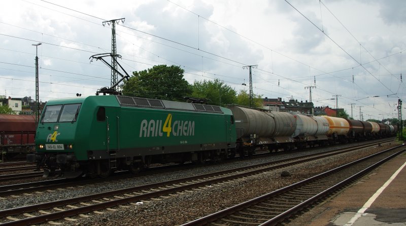 145 CL-004 der Rail4Chem mit Kesselwagenzug am 02.09.2009 in Kln West.