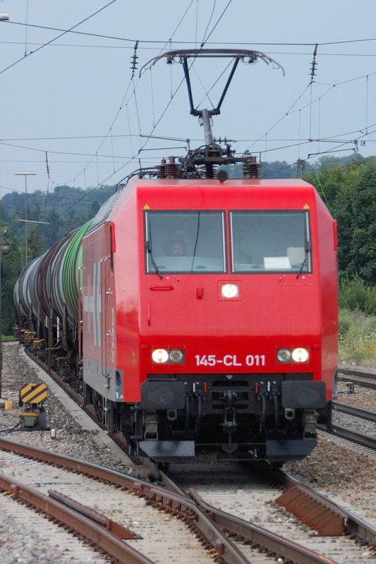 145-CL 011 der HGK im Neulack vom 03.07.2008 (HU). Endlich verschwinden so nach und nach die verwaschenen  Erstfarbreste . Aufgenommen kurz vor Amstetten (Wrtt), 28.07.2008 .