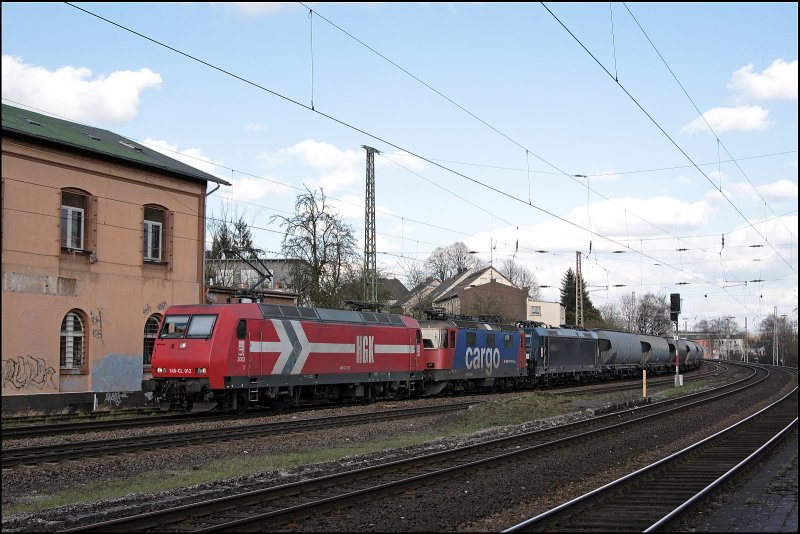 145-CL 012 schleppt eine 421er von SBB Cargo und 185 573 (9480 0 185 573-3) und den DGS 59743 aus Itzehoe nach Frechen. Aufgenommen bei Westhofen am 29.03.2008
