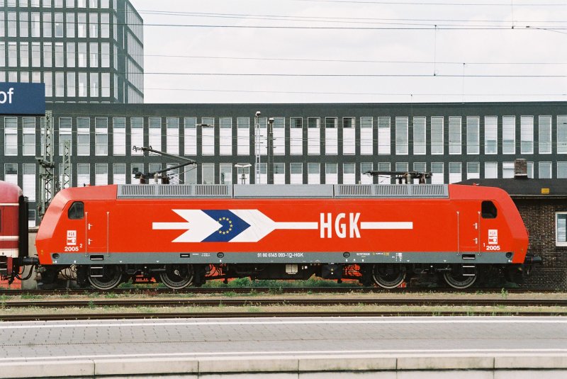 145-CL 015 der HGK im rangiert Oldenburger Hauptbahnhof einen Sonderzug zum Bremer Kirchentag, 20.5.2209