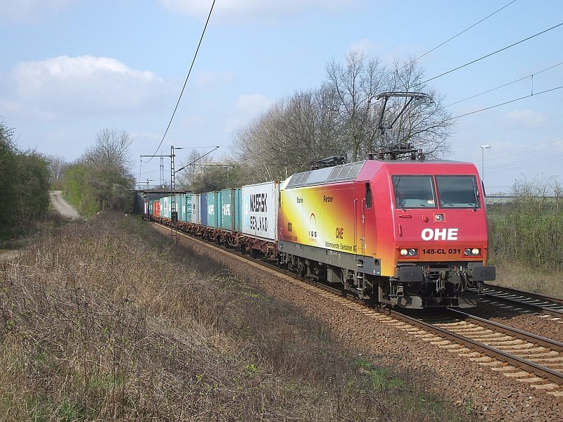 145-CL 031 mit einem Containerzug am 12.4.2008 durch Ahlten