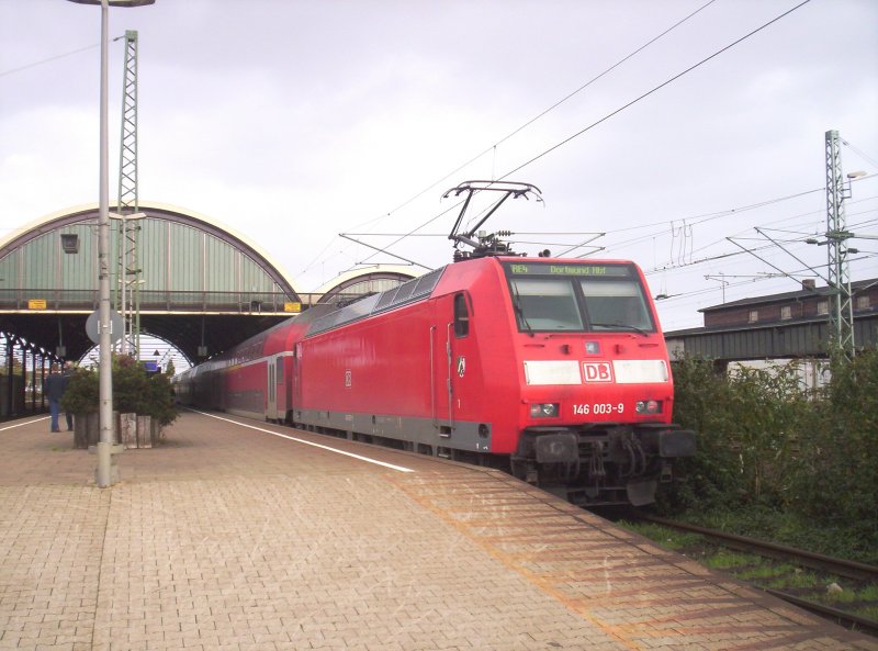 146 003-9 als RE 4 auf dem Weg nach Dortmund Hbf in M´gladbach Hbf. 1.11.06