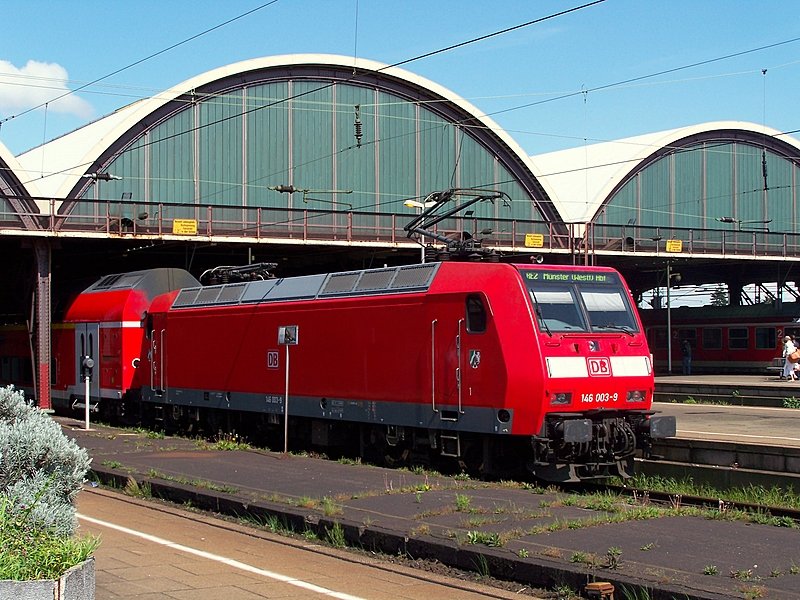 146 003-9 steht abfahrbereit mit RE10223(RE2) im Mnchengladbacher Hbf am 1.5.08