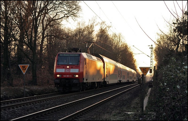 146 003 (9180 6146 003-9 D-DB) ist mit dem RE2 (RE  Rhein-HAARD-Express  auf dem Weg nach Mnster(Westf).

