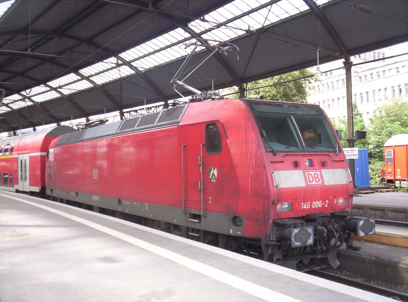 146 006-2 als RE 4 im Endbahnhof Aachen.