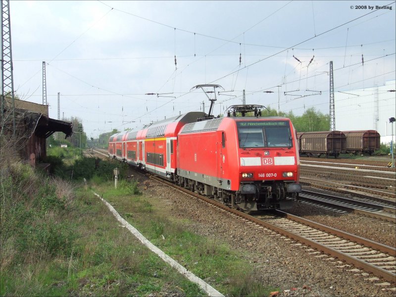 146 007-0 mit RE2 nach Mnchengladbach Hbf durchfhrt den Bf Recklinghausen Sd. 25.4.08