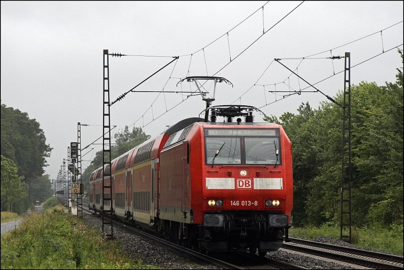 146 013 (9180 6146 013-8 D-DB) schleppt den RE1 (RE 10115)  NRW-Express  nach Hamm(Westf). (11.06.2009)