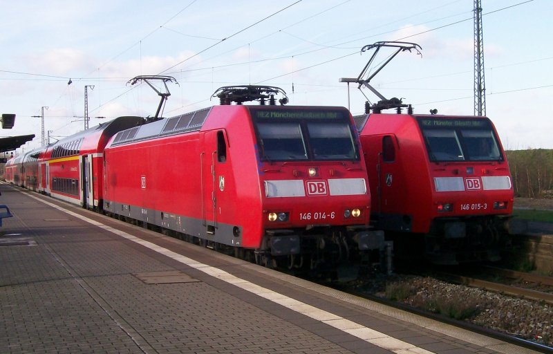 146 014-6(links) und 146 015-3(rechts) beide als RE 2 nach Mnster(Westf) bzw. M´gladbach Hbf am 14.01.2007 in Viersen