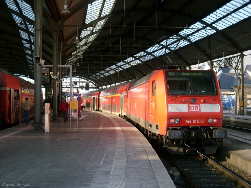 146 015 mit RE 10123  NRW-Express  nach Hamm (Westf.)