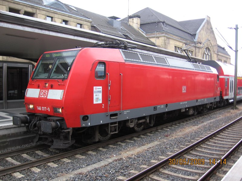 146 017 vor RE 6 nach Minden 30.05.2009