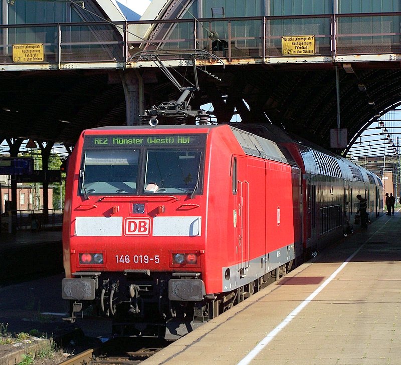 146 019-5 steht Abfahrbereit in Mnchengladbach Hbf. 24.09.07