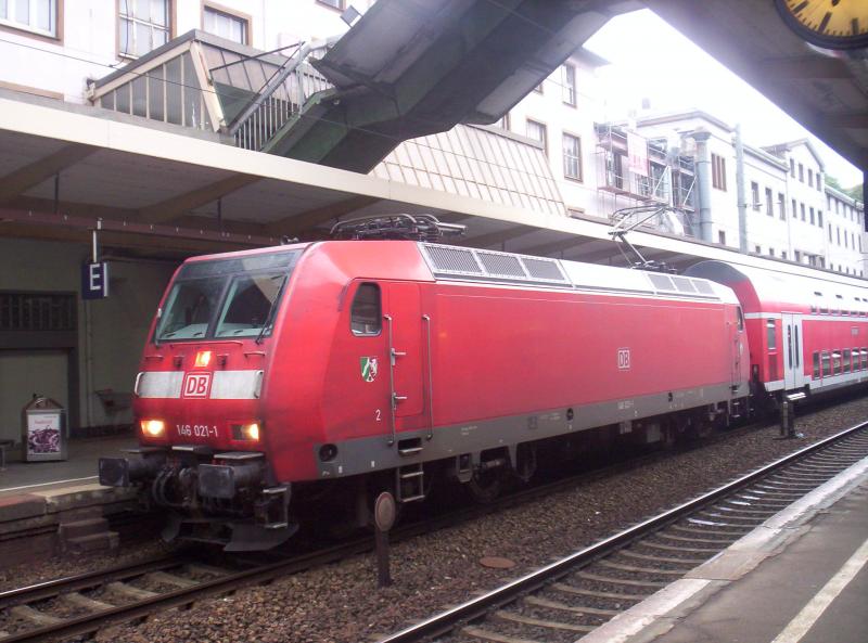 146 021-1 am 19.08.2005 mit der RB48  Rhein-Wupper-Bahn  in Wuppertal Hbf.
