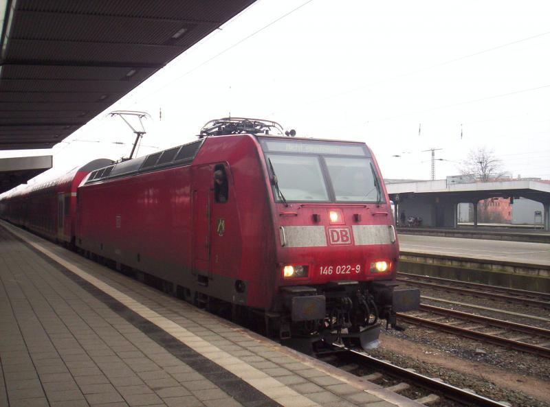 146 022-9 am 02.01.2006 an der Endstation des RE 1 in Hamm(Westf).