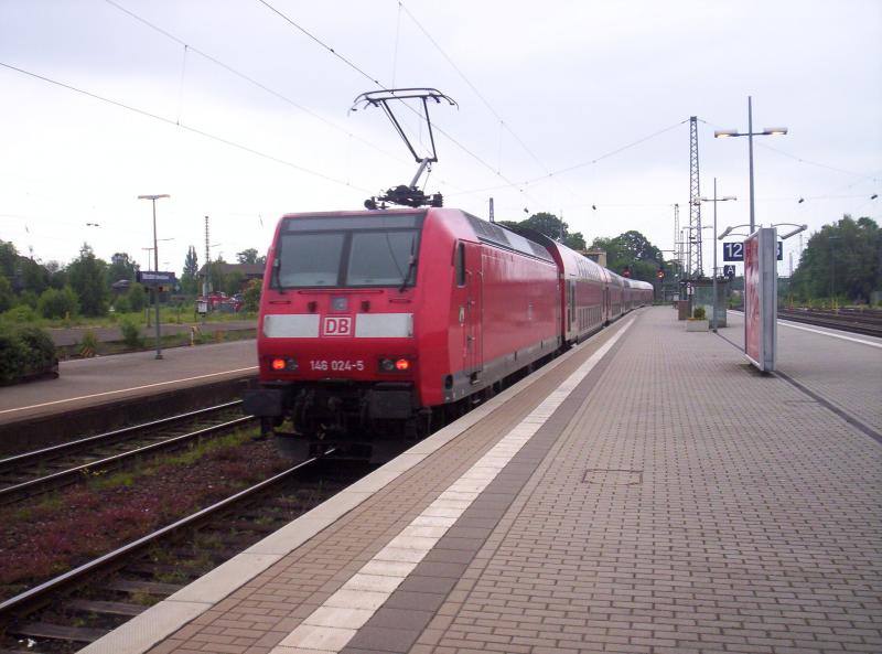 146 024-5 auf dem Weg zur Abstellanlage Minden(Westf) im Sommer 2005