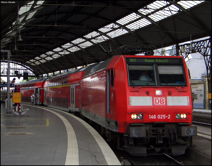 146 025 mit dem RE10125 nach Hamm bei der Bereitstellung in Aachen Hbf 5.7.2009