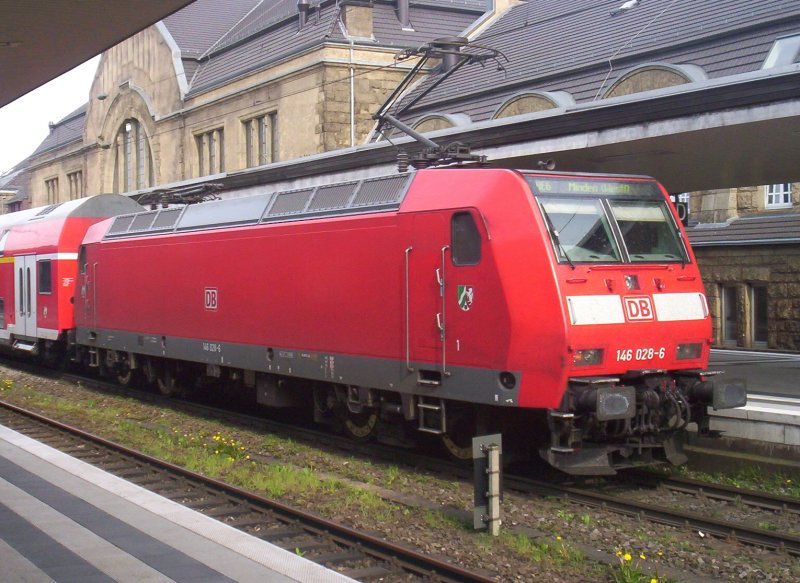 146 028-6 als RE6  Westfalen-Express  am 13.04.2007 in Bielefeld Hbf.