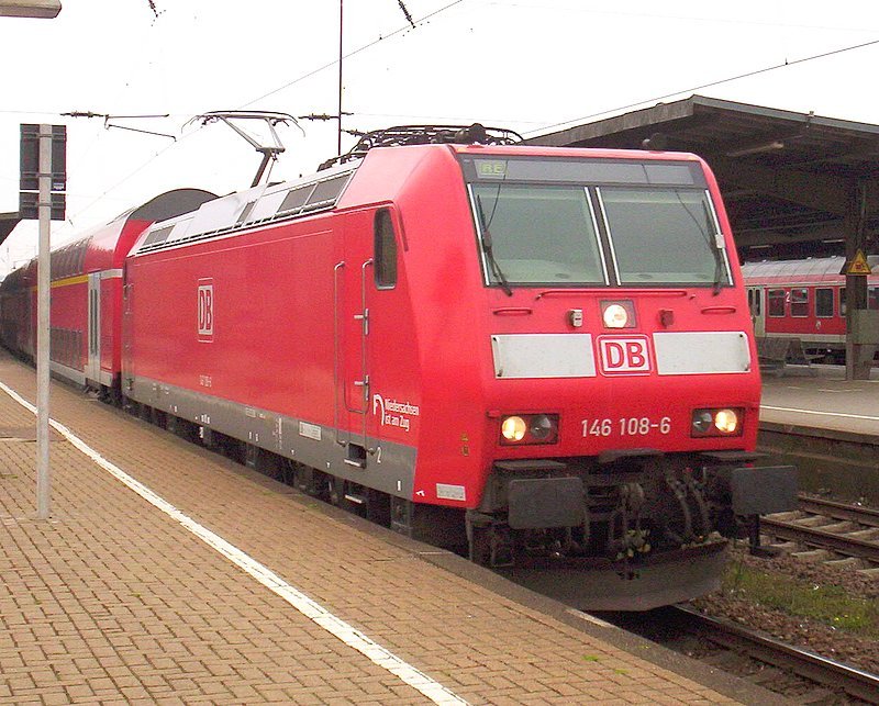 146 108-6 verlsst mit dem RE nach Bremerhaven-Lehe den Hbf von Osnabrck.