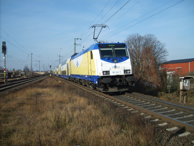146-11 verlsst am 17.2.07 Hannover-Bismarckstrae und schiebt den metronom in Richtung Hannover Hbf
