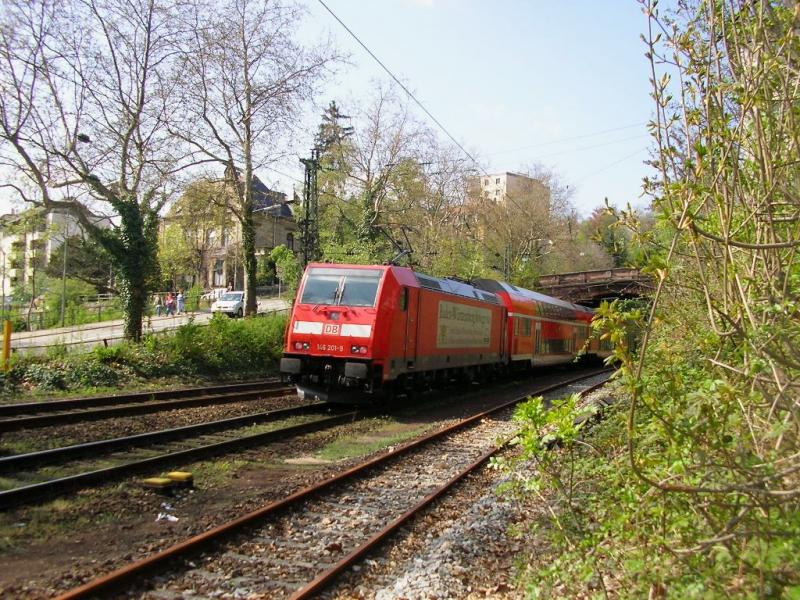 146-201 schiebt IRE4908 (Stuttgart Hbf - Karlsruhe Hbf) bei Pforzheim in Richtung Karlsruhe. 28.4.06 