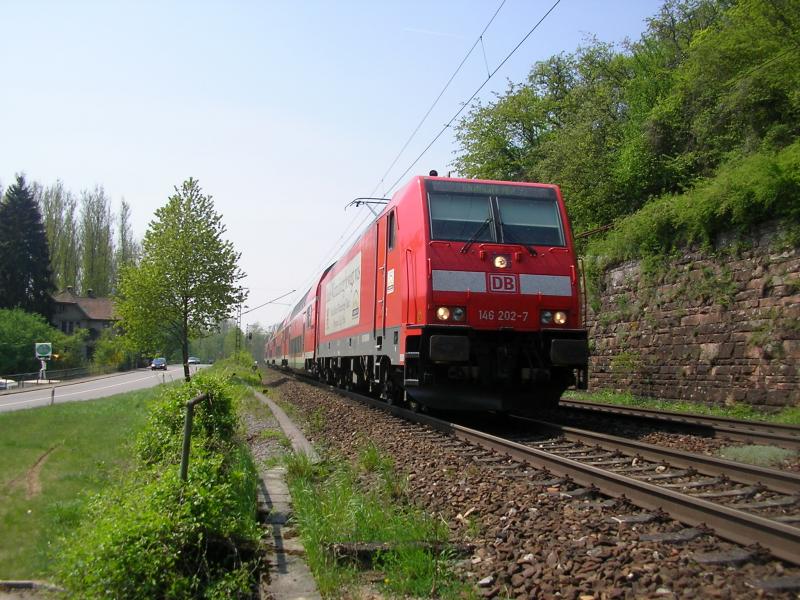 146-202 zieht bei Enzberg einen IRE in Richtung Stuttgart. 6.5.06