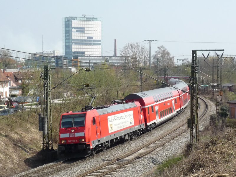 146 203-5 mit dem RE 19614 nach Stuttgart Hbf bei der Ausfahrt Singen am Hohentwiel. 09.04.09