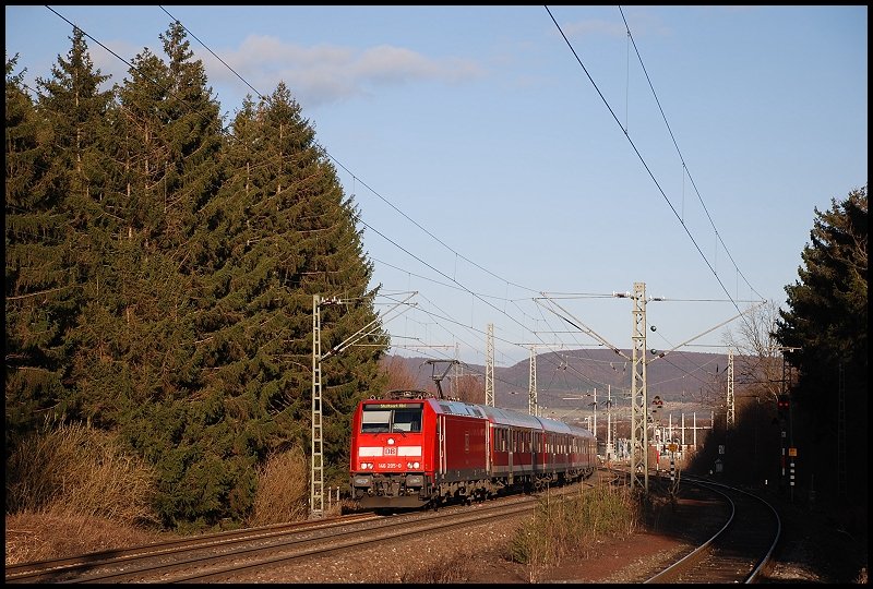 146 205 zog den RE 19464 nach Stuttgart Hbf. Aufgenommen am 12.März 08 in Aalen-Essingen.