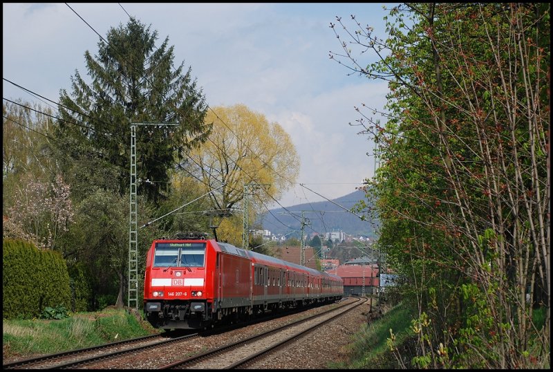 146 207 mit dem RE 19454 nach Stuttgart Hbf. Aufgenommen in Aalen am  24.April 2008. 