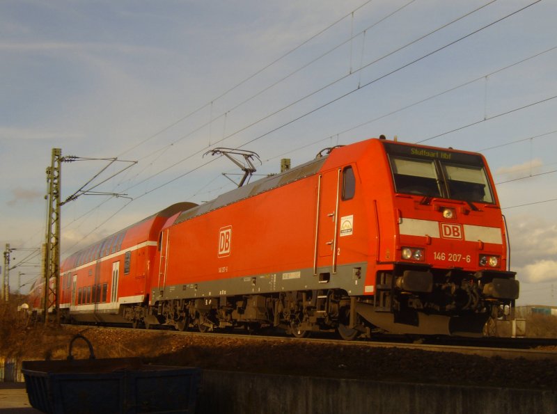 146 207 mit RE nach Stuttgart Hbf in Asperg (09.02.2007)