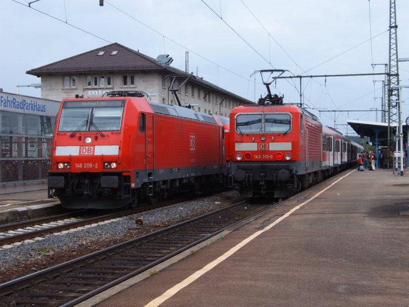 146 209-2 & 143 315-0 am 26.05.07 im Aalener Bahnhof. Beide pendelten zwischen Stuttgart HBF und Aalen.