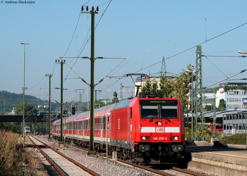 146 209-2 mit dem RE 19606 (Singen(Hohentwiel)-Stuttgart Hbf) bei der Einfahrt Bblingen 27.8.09. Dies ist die einzigste Zugleistung mit n-Wagen auf der Gubahn!