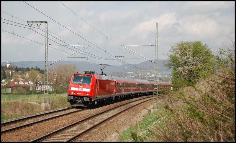 146 216 mit dem RE 19458 nach Stuttgart Hbf. AUfgenommen zwischen Aalen und Aalen-Essingen am 24.April 2008.