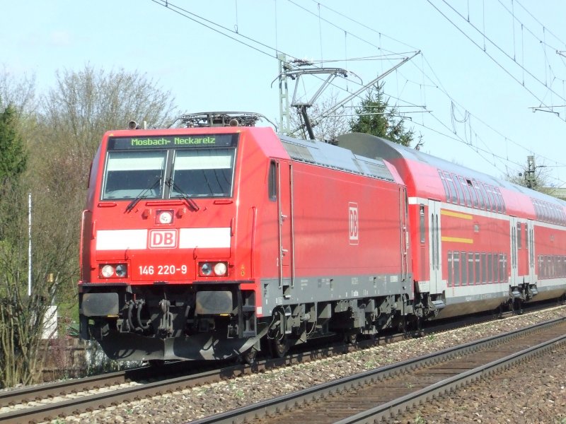146 220-9 kurz vor Plochingen aus Ulm kommend am 06.04.2007