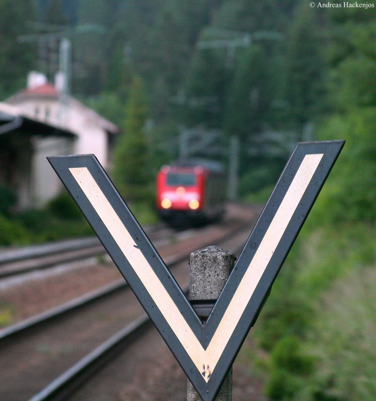 146 230-8 mit dem IRE 5191 (Karlsruhe Hbf-Radolfzell) am km 81,8 21.6.09
