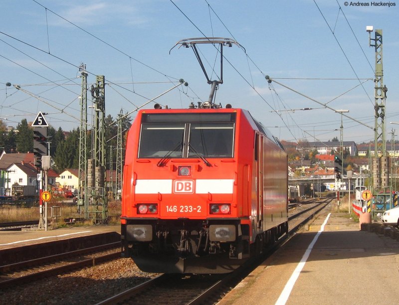 146 233-2  Donaueschingen  verlsst Donaueschingen frischgetauft in Richtung offenburg 19.10.08