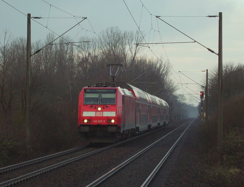 146 233-2 fhrt mit IRE 4701 Karlsruhe Hbf - Konstanz durch Engen. 07.12.08