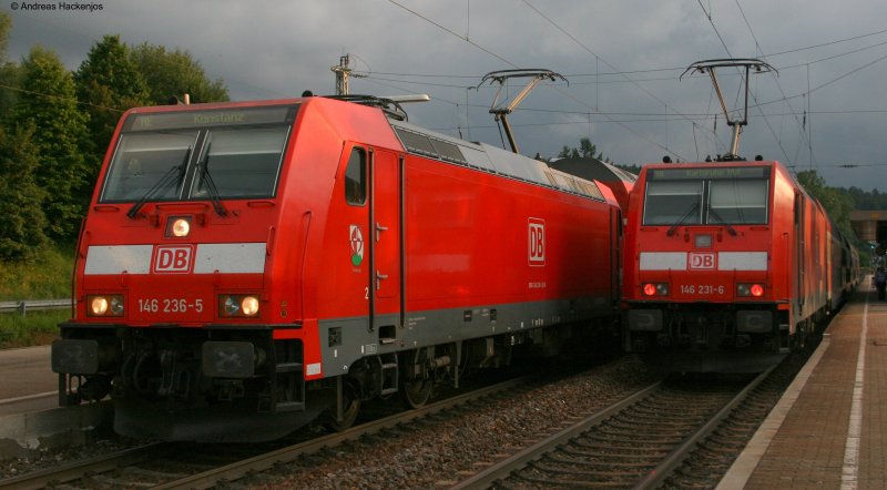 146 236-5 mit dem RE 4717 nach Konstanz und 146 231-6 mit dem RE4722 nach Karlsruhe treffen sich in St.Georgen bei Gewitterstimmung 16.7.08