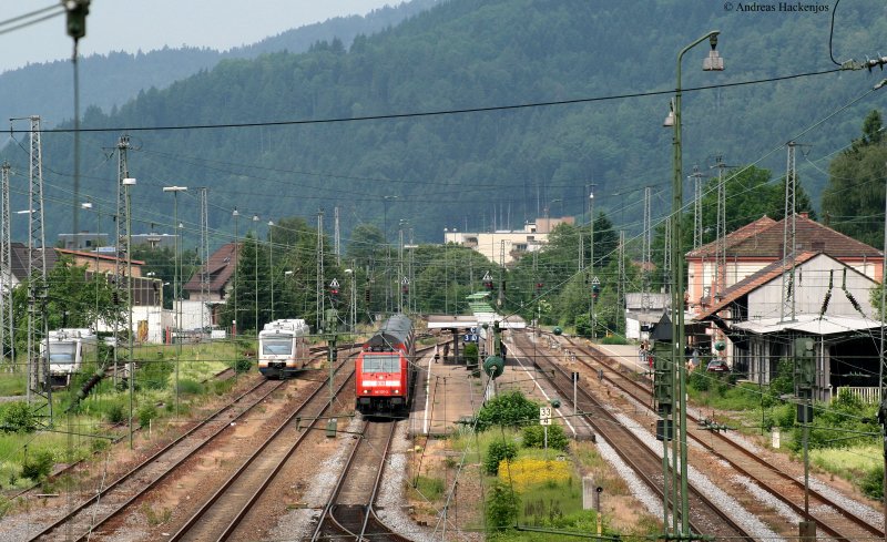 146 237-3  Karlsruhe  mit dem RE 4707 (Karlsruhe Hbf-Konstanz) in Hausach 24.5.09