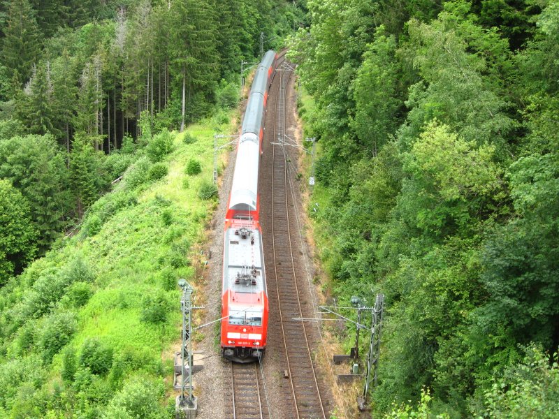 146 237-3 mit dem RE 4709 am Gaislochtunnel (Dreibahnenblick) 1.7.07