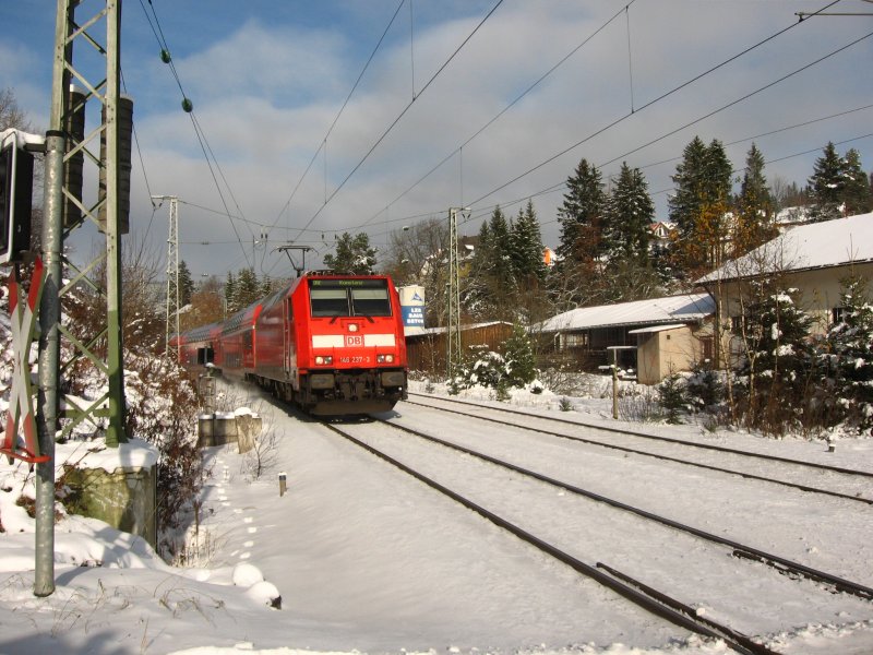 146 237-3 mit demm IRE 5189 am B�31 der Schwarzwaldbahn am 17.11.07