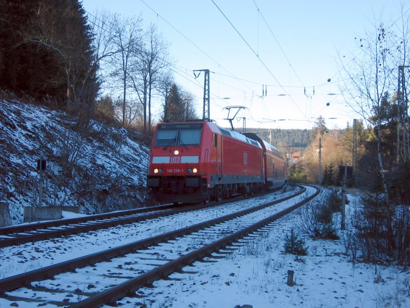146 238-1 mit dem IRE 4711 am B31 der KBS720 28.11.07