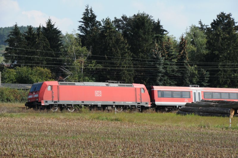 146 243 legt sich am 25.09.09 in Retzbach-Zellingen in die Kurve