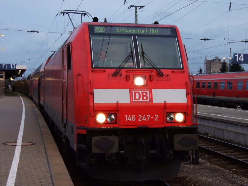 146 247 als RE nach Schweinfurth Hbf am 3.1.07 in Nrnberg Hbf.