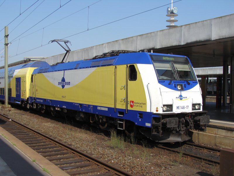146 517-8 mit einem Metronom nach Gttingen. Fotografiert am 09.09.2009 in Hannover Hbf.