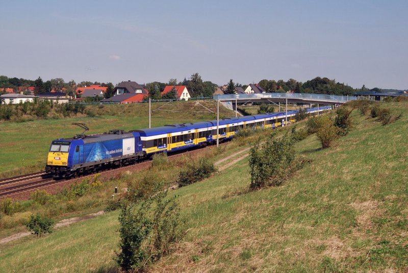 146 519 der RBB mit dem Interconnex X 80003 bei Zschortau (04.08.2007)
