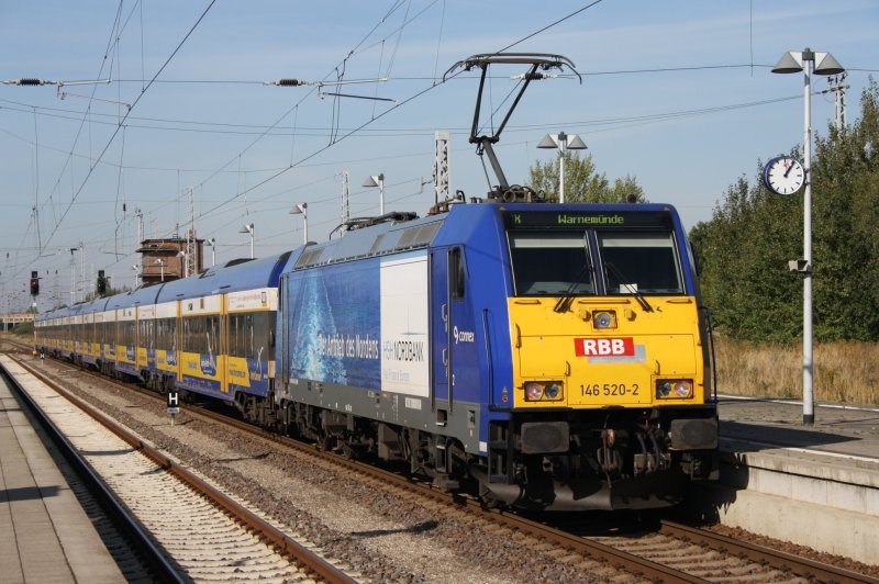 146 520 mit X 80003 in Gstrow auf dem Weg nach Warnemnde.