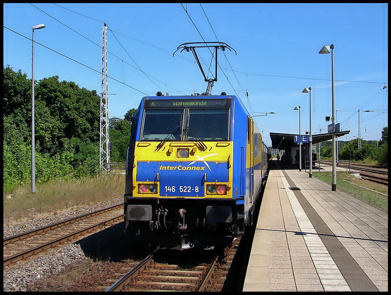 146 522-8 schiebt X80003 nach Warnemnde.  Bhf Neustrelitz am 29.07.08 