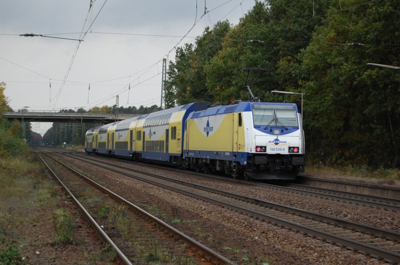 146 535 mit MEr 36520 L�neburg - Hamburg-Harburg am 18.10.2008 bei der Ausfahrt aus Radbruch