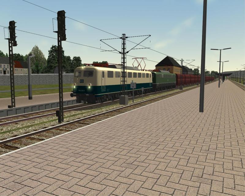 150 028 und 150 089 warten im Bahnhof Wengerohr auf die Ausfahrt um ihren Zug mit Steinkohle durch das Moseltal zu befrdern.