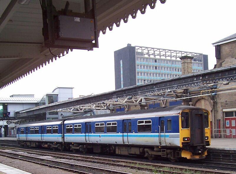 150 274 unbekannter Gesellschaft am 22.04.2005 im Bahnhof Sheffield.
