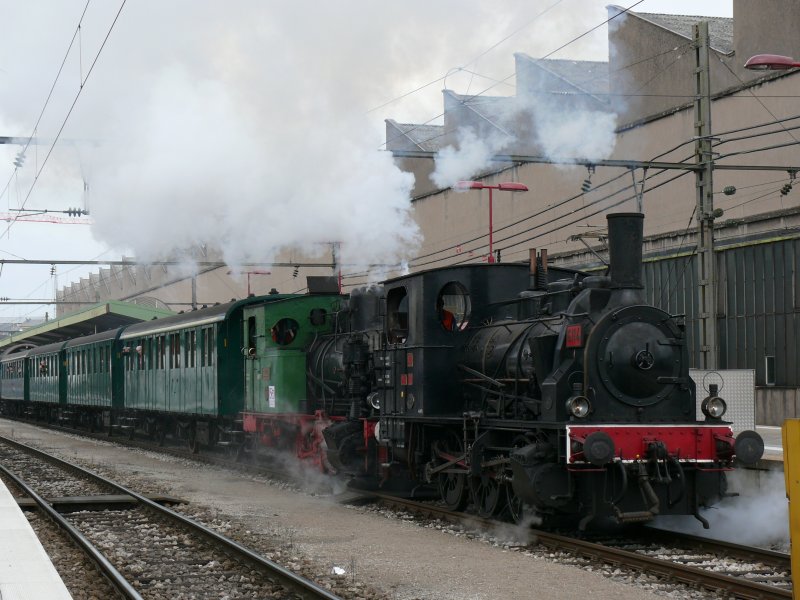 150 Jahre Eisenbahn in Luxemburg. Am Nachmittag des 09/05/2009 wurden die Pendelz�ge zwischen dem Bahnhof und dem Ausstellungsgel�nde gezogen von der T3 6114 und  Anna Nr 9 , eine Stiftung des Eschweiler Bergwerkvereins an die AMTF (Train 1900). Als Schublok fungierte 1023. Werde auch ein Video des Pendelzugs einstellen.